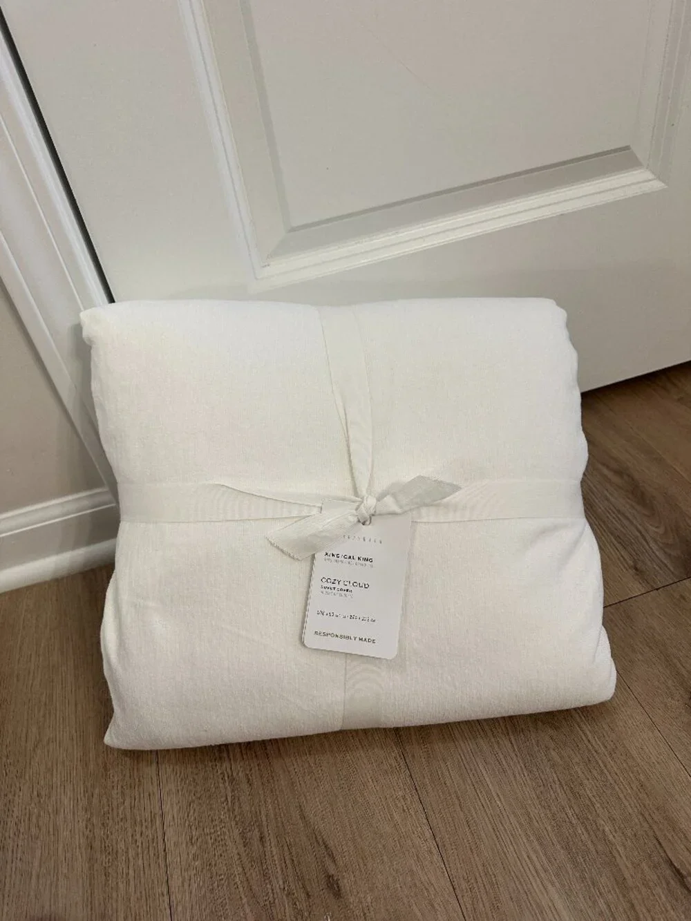 POTTERY BARN Cozy Cloud Duvet Cover in White Size King/Cal. King NWT